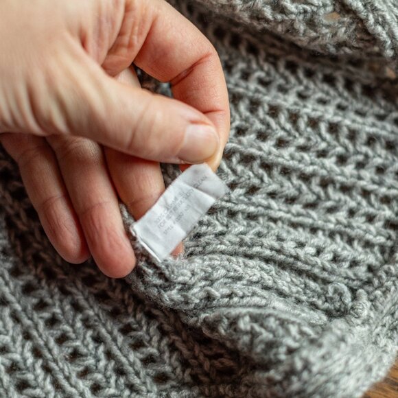 Club Monaco Italian Cashmere Sweater - Picture 3 of 5